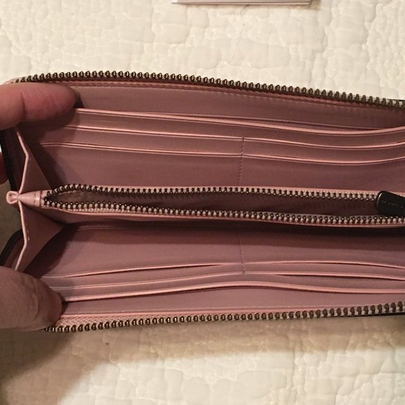 Coach Smooth Leather Accordion Zip Wallet – being sold on Coach website for $225 - Picture 5 of 5